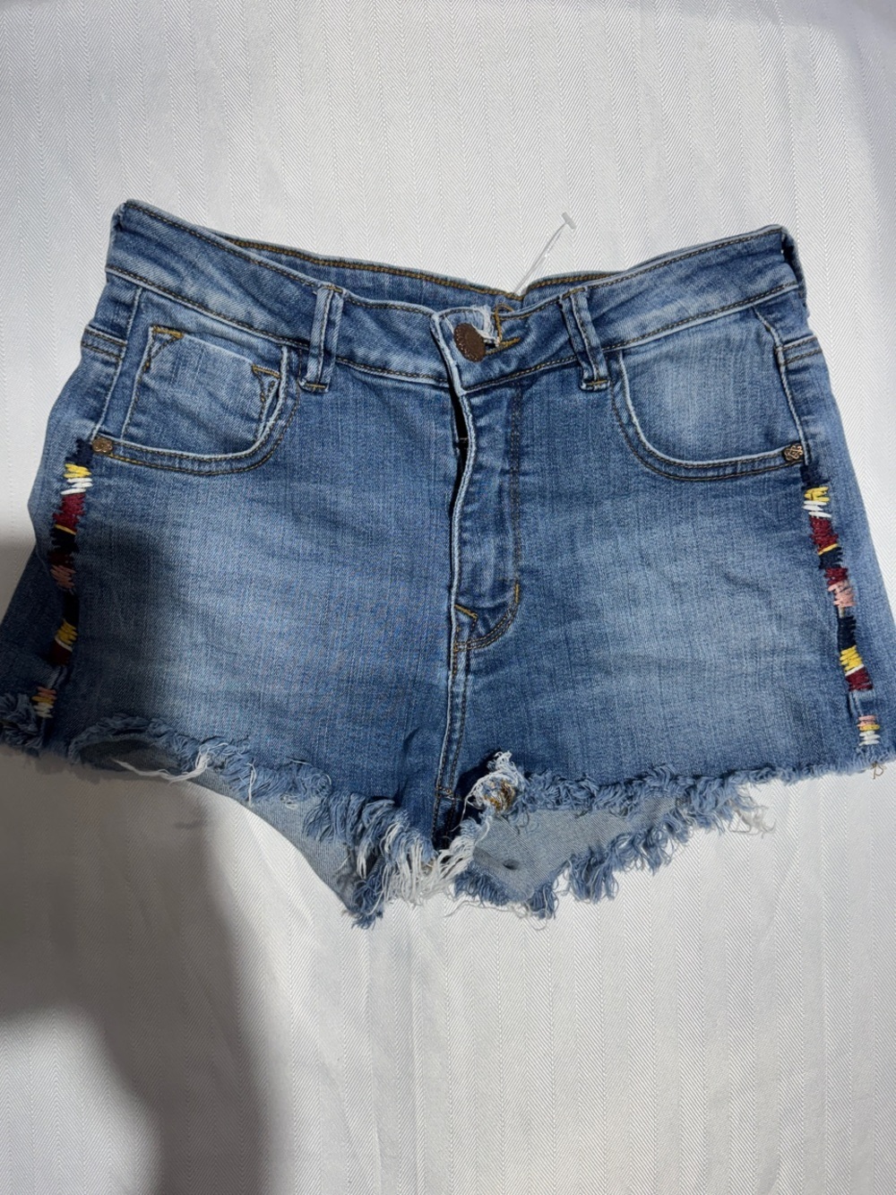 Women’s Frayed Hem Light Blue Denim Jean Shorts